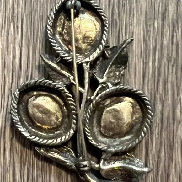 Bronze/Jade . Three Leaf clover Brooch pin. - Picture 2 of 2